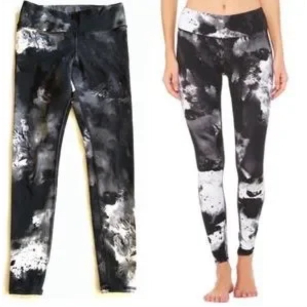Alo Yoga High Waisted Airbrush Black Magma White Tie Dye Blotted‎ Print Size SM